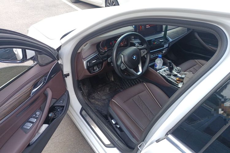 Used BMW 5 Series 2023 530Li Leading Edition Luxury Package Driver Seat