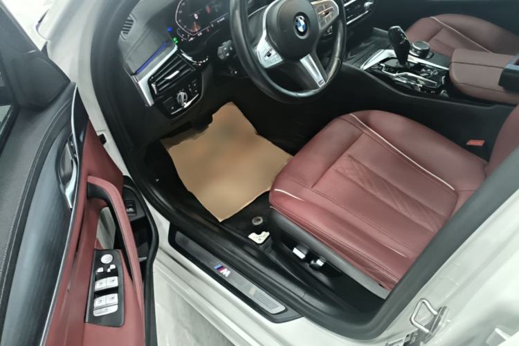 Used BMW 5 Series 2023 530Li Leading Model M Sport Package Driver Seat