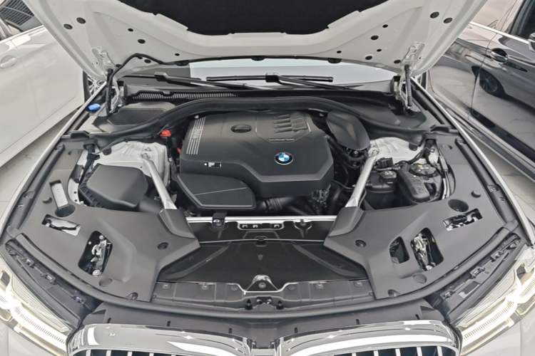Used BMW 5 Series 2023 530Li Leading Model M Sport Package Engine Bay