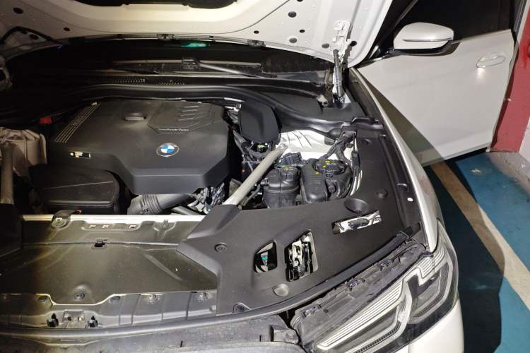 Used BMW 5 Series 2023 530Li Luxury Edition M Sport Package Engine Bay Left