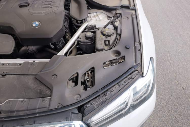 Used BMW 5 Series 2023 530Li Leading Edition Luxury Package Engine Bay Left