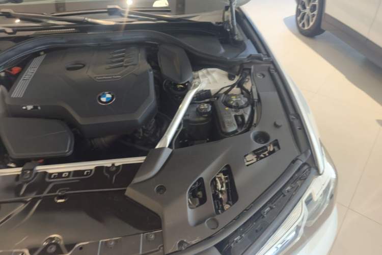 Used BMW 5 Series 2023 530Li Leading Edition Luxury Package Engine Bay Left