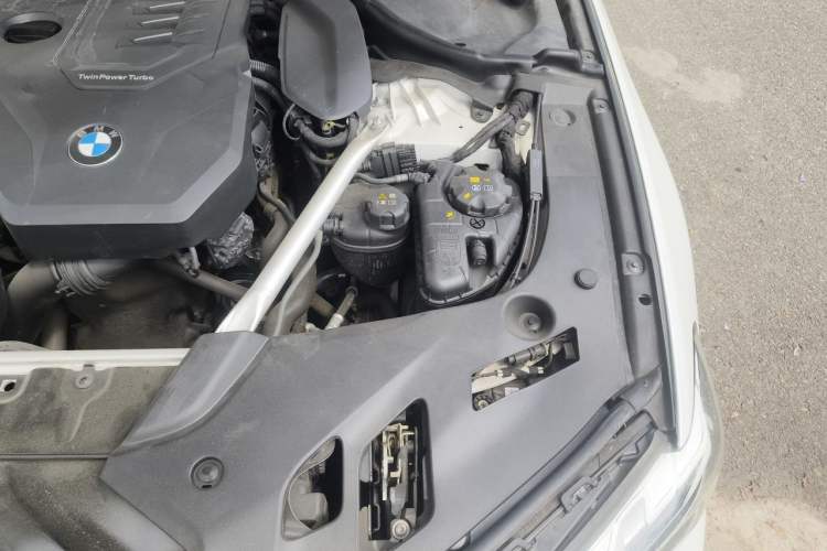Used BMW 5 Series 2023 530Li Luxury Edition M Sport Package Engine Bay Left