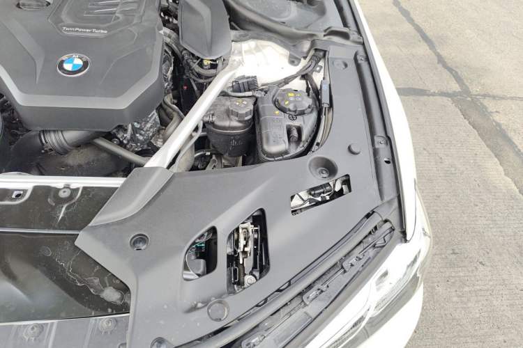 Used BMW 5 Series 2023 530Li Leading Edition Luxury Package Engine Bay Left