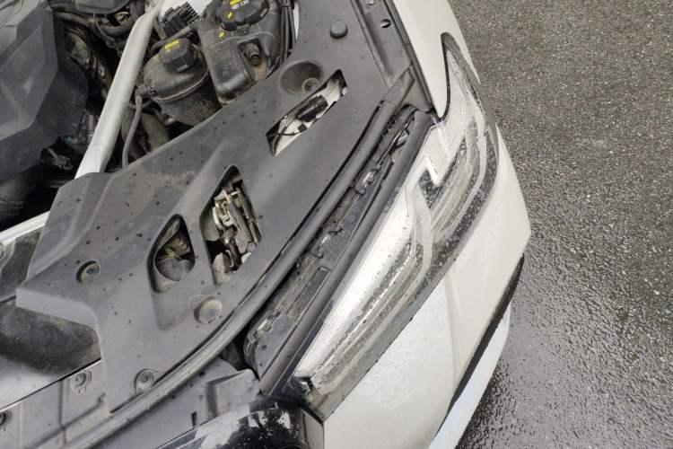 Used BMW 5 Series 2023 530Li Leading Model M Sport Package Engine Bay Left