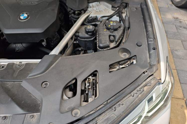 Used BMW 5 Series 2023 530Li Luxury Edition M Sport Package Engine Bay Left
