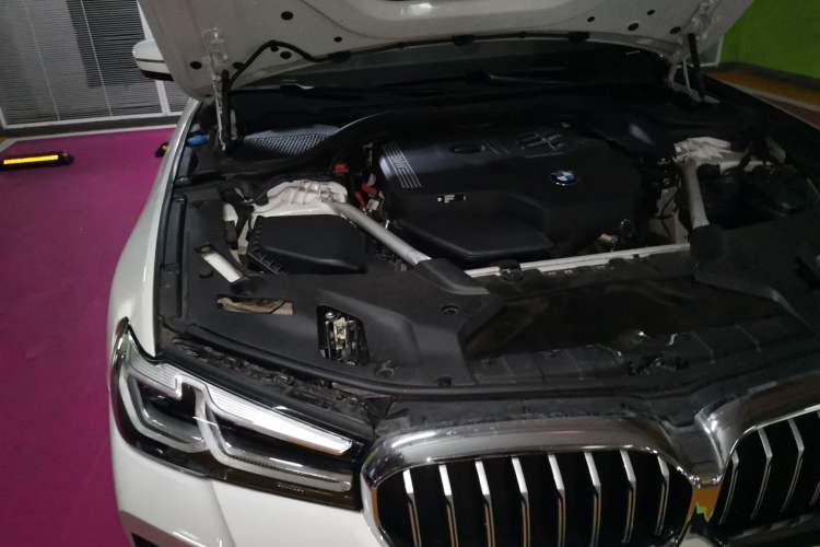 Used BMW 5 Series 2023 Restyled 530Li Leading Edition M Sport Package Engine Bay Right