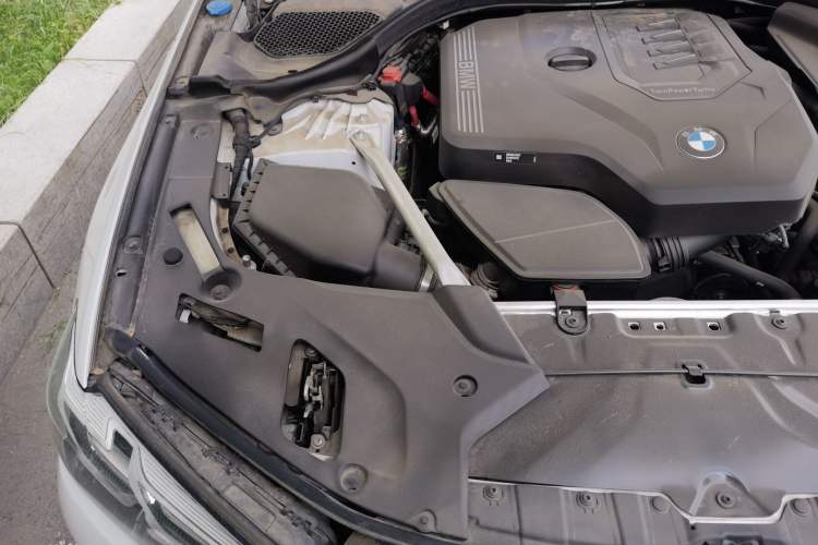 Used BMW 5 Series 2023 530Li Leading Edition Luxury Package Engine Bay Right