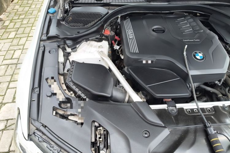 Used BMW 5 Series 2023 530Li Luxury Edition M Sport Package Engine Bay Right