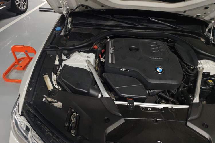 Used BMW 5 Series 2023 530Li Luxury Edition M Sport Package Engine Bay Right