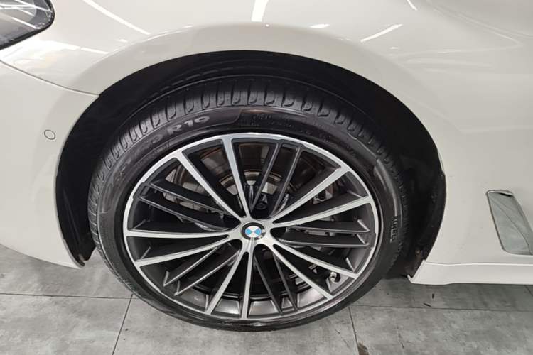 Used BMW 5 Series 2023 Restyled 530Li Leading Edition M Sport Package Exterior 1