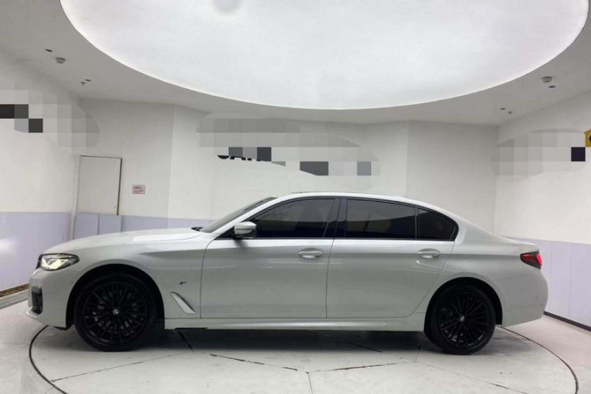 Used BMW 5 Series 2023 530Li Leading Model M Sport Package Exterior 1