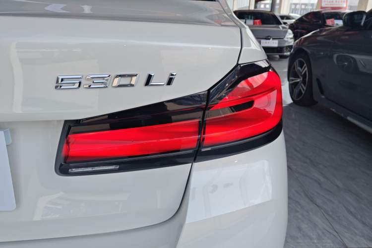 Used BMW 5 Series 2023 Restyled 530Li Leading Edition M Sport Package Exterior 2