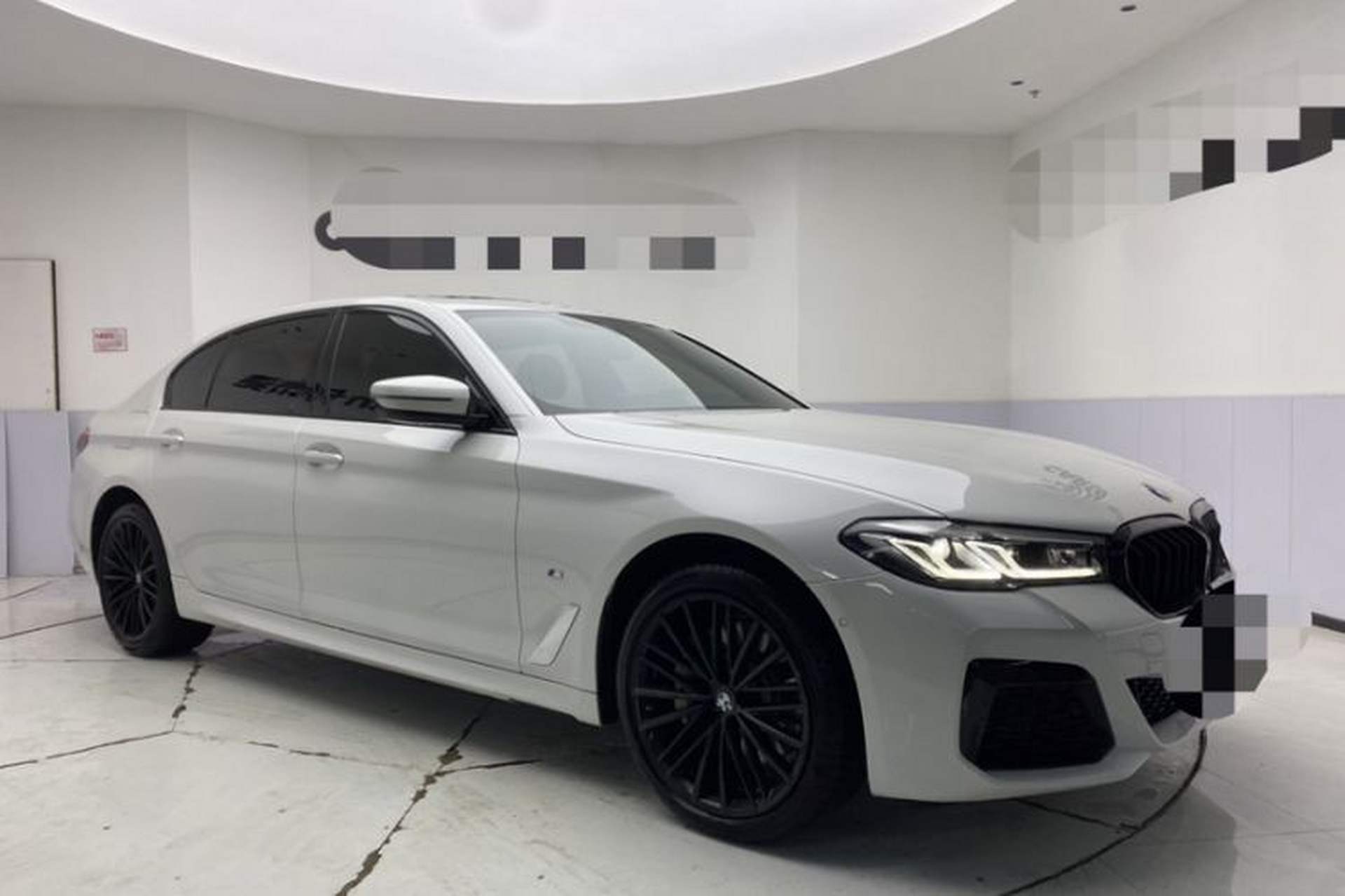 Used BMW 5 Series 2023 530Li Leading Model M Sport Package Exterior 4