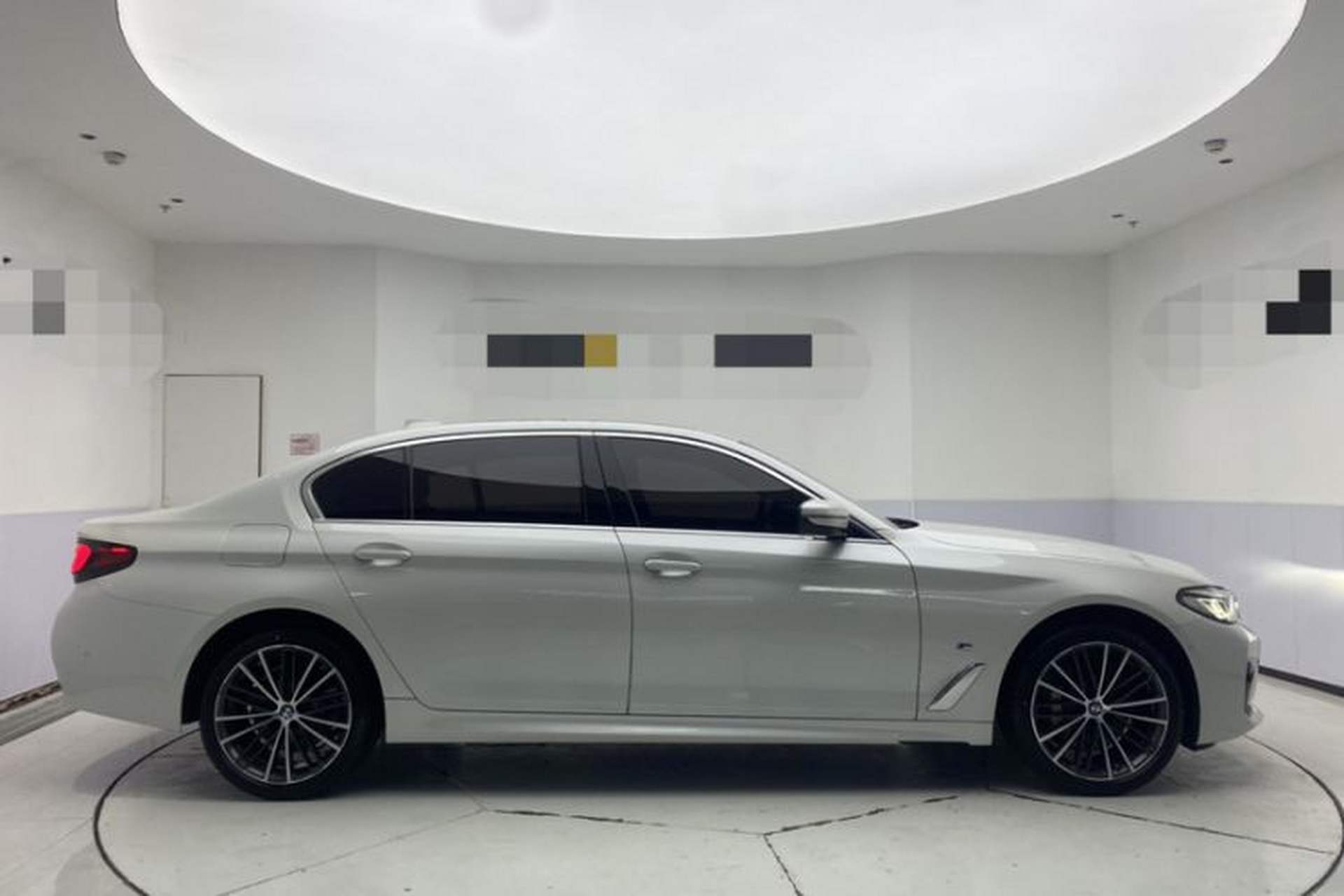 Used BMW 5 Series 2023 530Li Leading Model M Sport Package Exterior 4