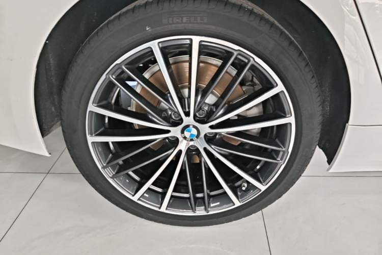 Used BMW 5 Series 2023 530Li xDrive M Sport Package Exterior 5