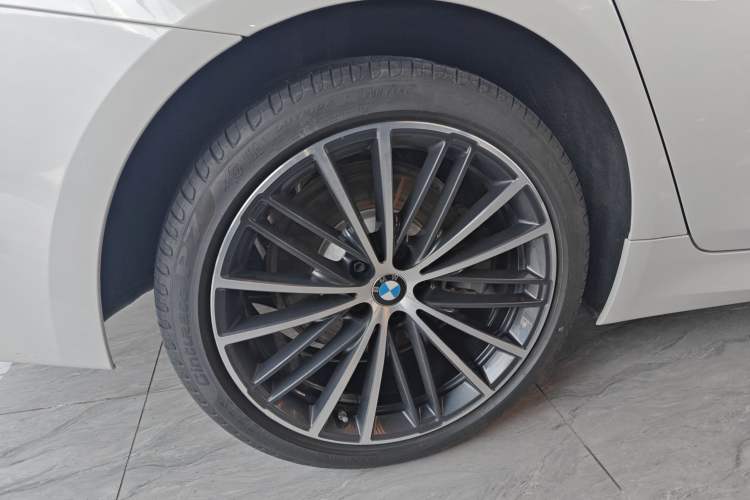 Used BMW 5 Series 2023 Restyled 530Li Leading Edition M Sport Package Exterior 5