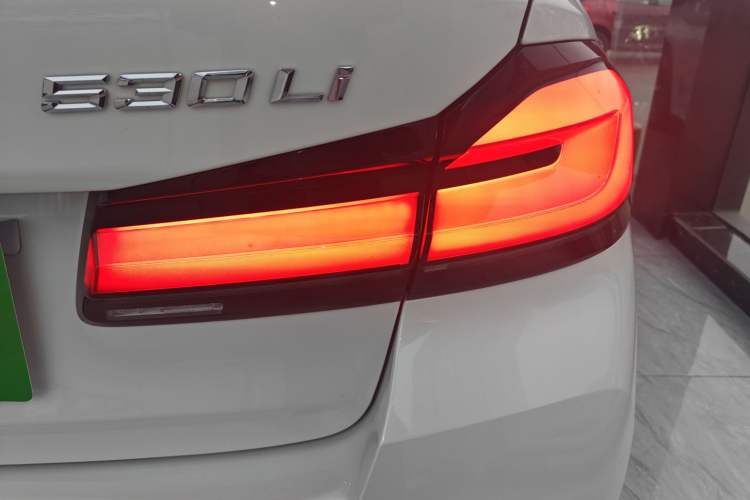 Used BMW 5 Series 2023 Restyled 530Li Leading Edition M Sport Package Exterior 6