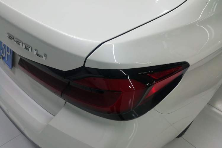 Used BMW 5 Series 2023 530Li Leading Model M Sport Package Exterior 6