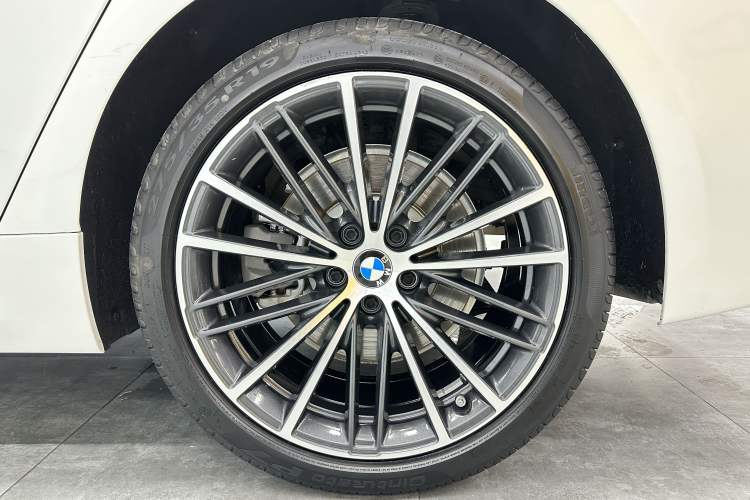 Used BMW 5 Series 2023 Restyled 530Li Leading Edition M Sport Package Exterior 7