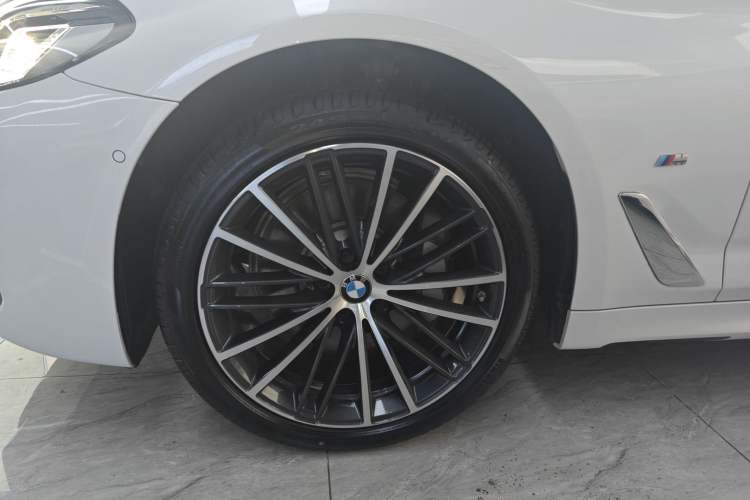 Used BMW 5 Series 2023 Restyled 530Li Leading Edition M Sport Package Exterior 7