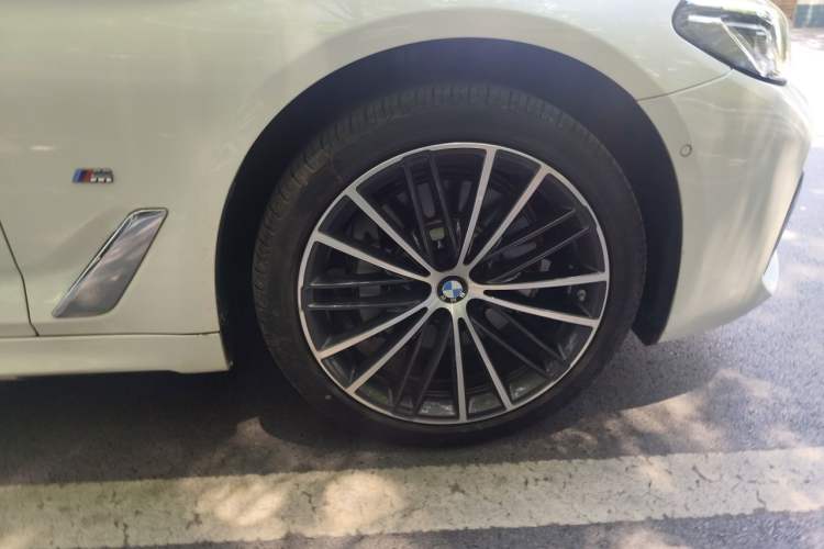 Used BMW 5 Series 2023 530Li Leading Model M Sport Package Exterior 7
