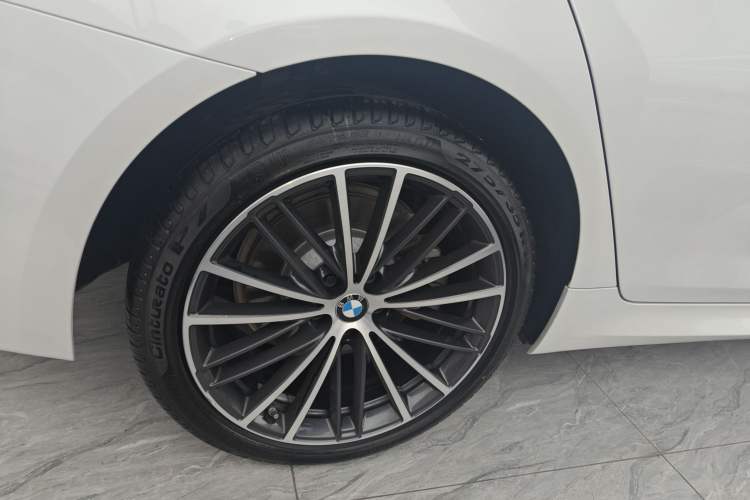 Used BMW 5 Series 2023 Restyled 530Li Leading Edition M Sport Package Exterior 8