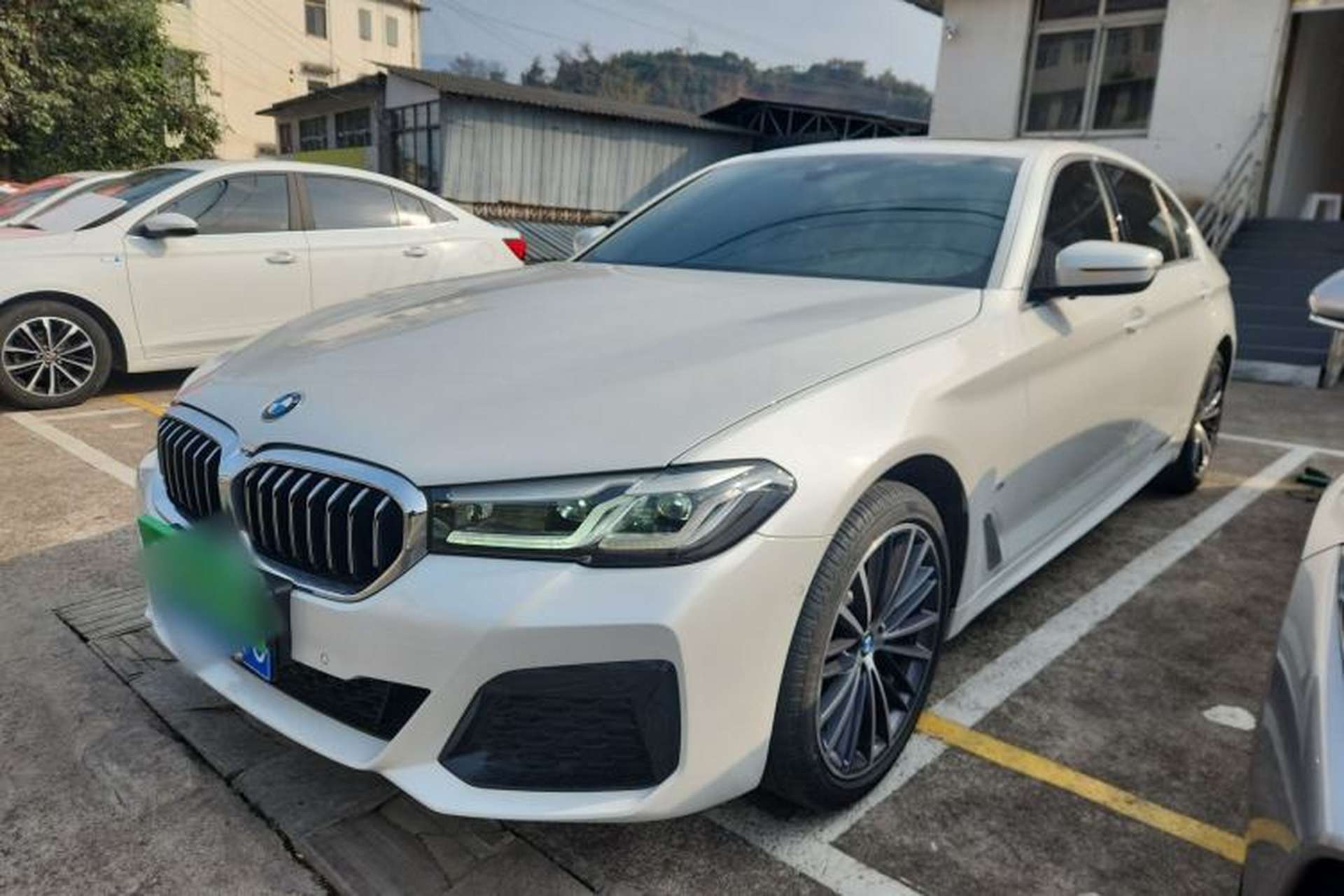 Used BMW 5 Series 2023 Restyled 530Li Leading Edition M Sport Package Front Left 45 Deg