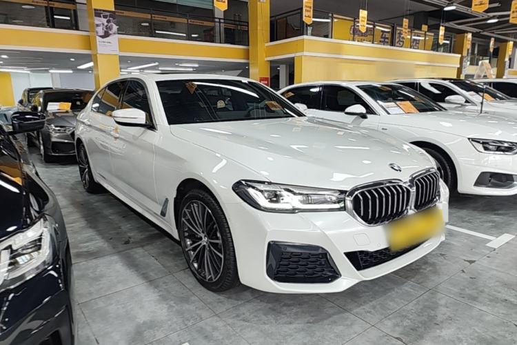 Used BMW 5 Series 2023 Restyled 530Li Leading Edition M Sport Package Front Right 45 Deg