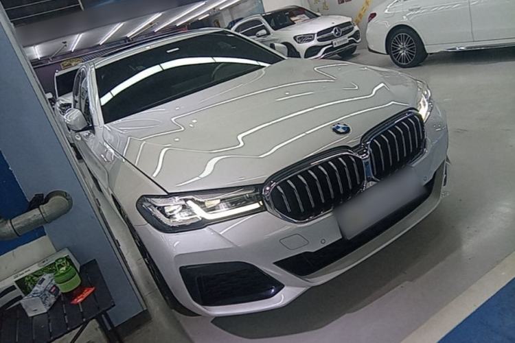 Used BMW 5 Series 2023 530Li Luxury Edition M Sport Package Front Right 45 Deg