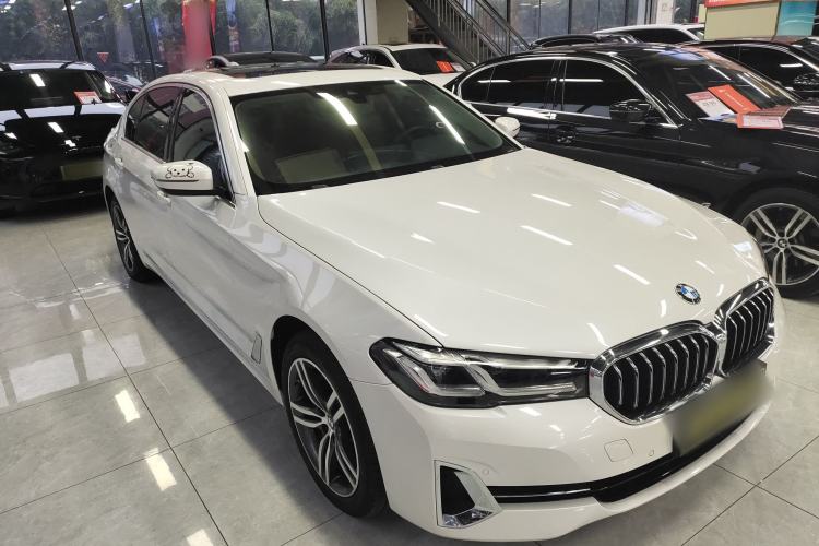 Used BMW 5 Series 2023 530Li Leading Edition Luxury Package Front Right 45 Deg