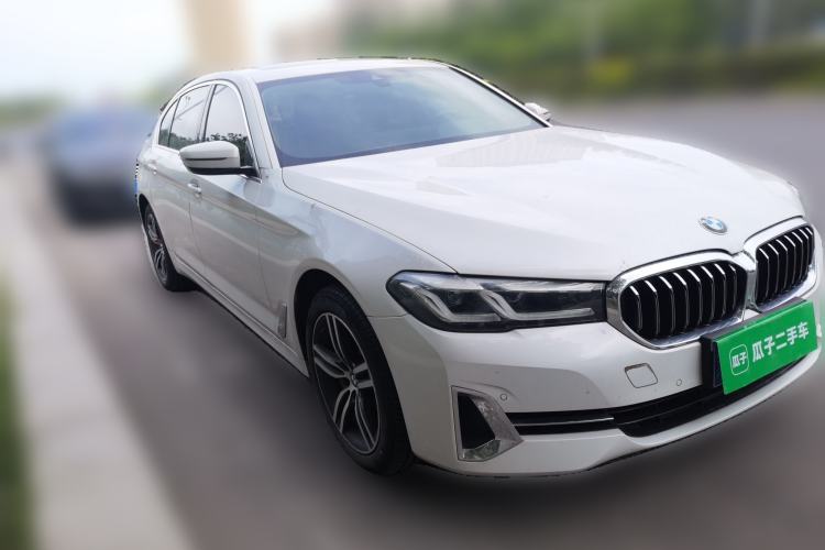 Used BMW 5 Series 2023 530Li Leading Edition Luxury Package Front Right 45 Deg