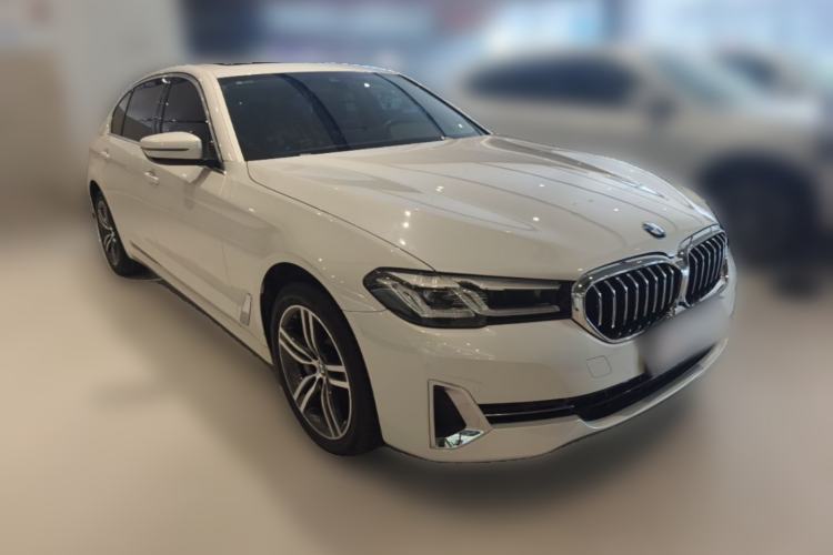 Used BMW 5 Series 2023 530Li Leading Edition Luxury Package Front Right 45 Deg