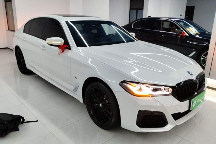 Used BMW 5 Series 2023 530Li Leading Model M Sport Package Front Right 45 Deg