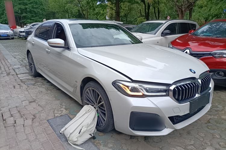 Used BMW 5 Series 2023 530Li Leading Model M Sport Package Front Right 45 Deg