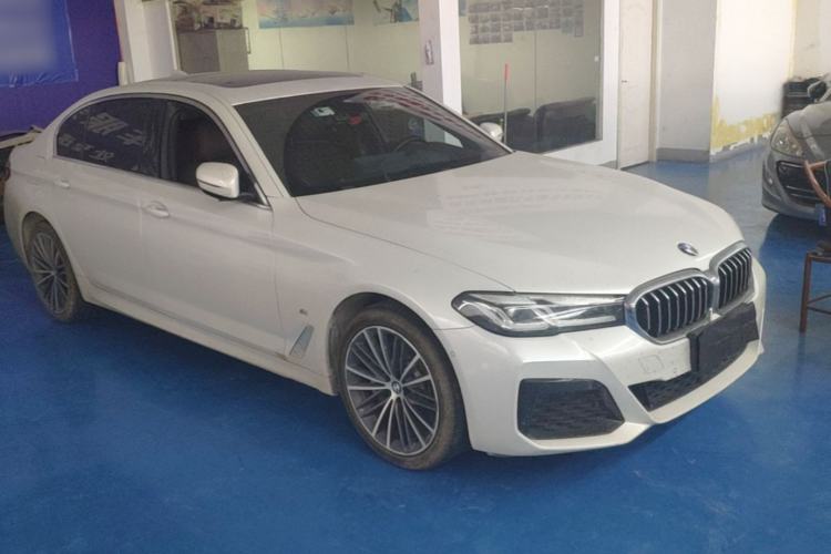 Used BMW 5 Series 2023 530Li Leading Model M Sport Package Front Right 45 Deg