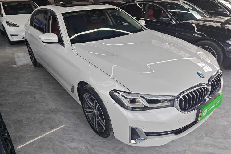 Used BMW 5 Series 2023 530Li Leading Edition Luxury Package Front Right 45 Deg