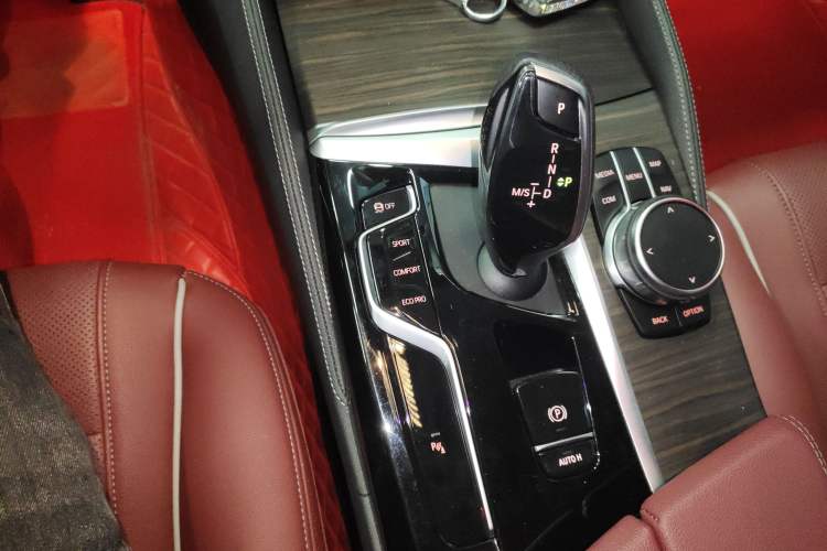 Used BMW 5 Series 2023 530Li Leading Edition Luxury Package Gear Lever