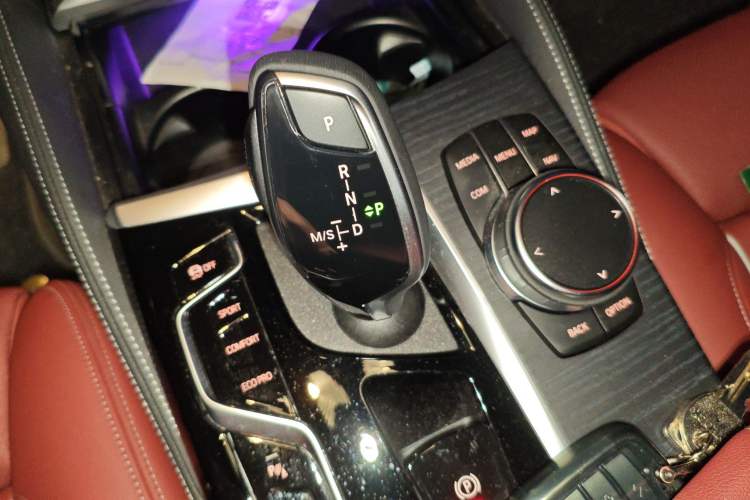 Used BMW 5 Series 2023 530Li Luxury Edition M Sport Package Gear Lever