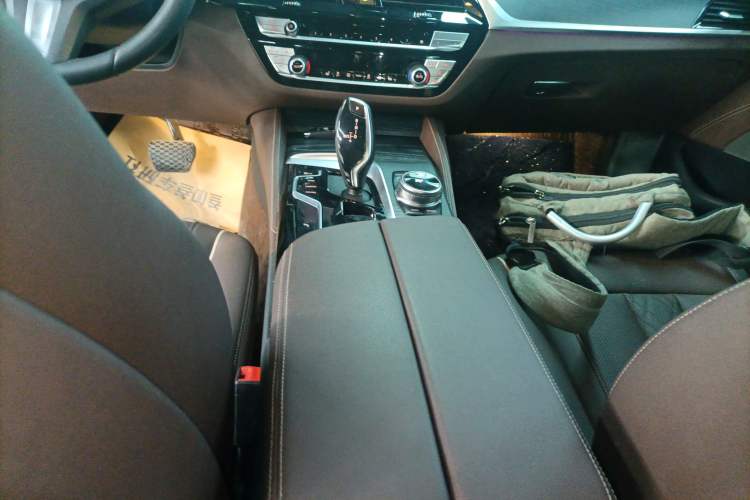Used BMW 5 Series 2023 530Li Leading Model M Sport Package Gear Lever