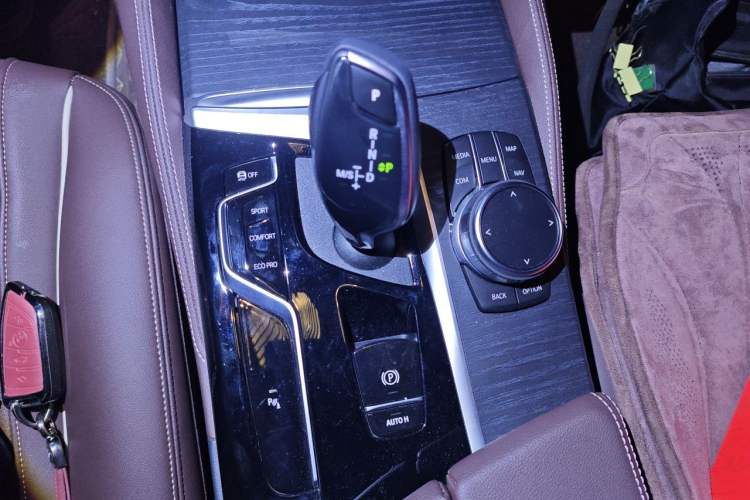 Used BMW 5 Series 2023 530Li Leading Model M Sport Package Gear Lever