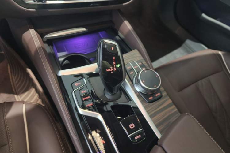 Used BMW 5 Series 2023 530Li Leading Edition Luxury Package Gear Lever