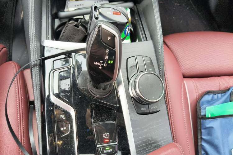 Used BMW 5 Series 2023 530Li Luxury Edition M Sport Package Gear Lever