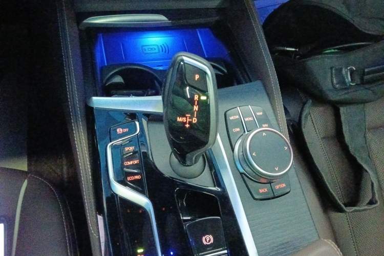 Used BMW 5 Series 2023 530Li Leading Model M Sport Package Gear Lever