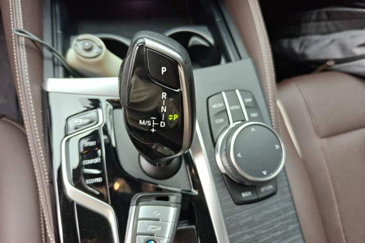 Used BMW 5 Series 2023 530Li Leading Model M Sport Package Gear Lever