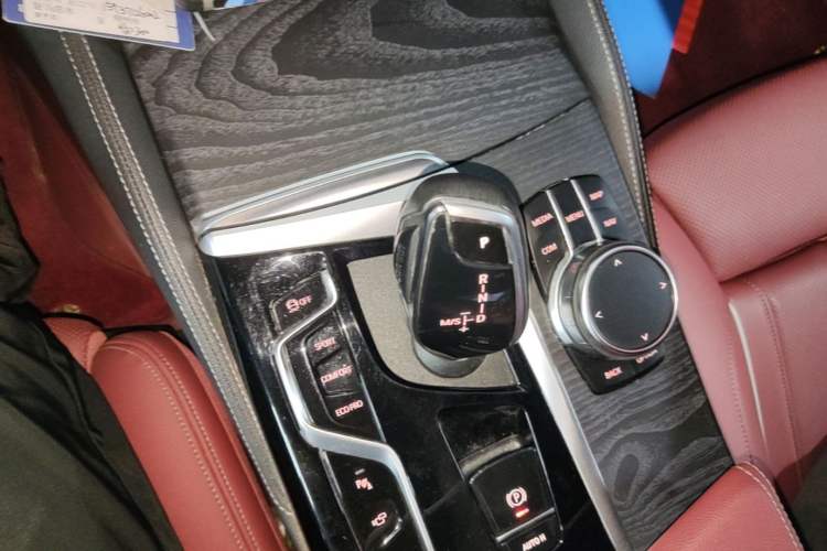 Used BMW 5 Series 2023 530Li Luxury Edition M Sport Package Gear Lever