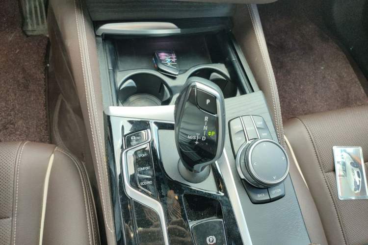 Used BMW 5 Series 2023 530Li Leading Model M Sport Package Gear Lever
