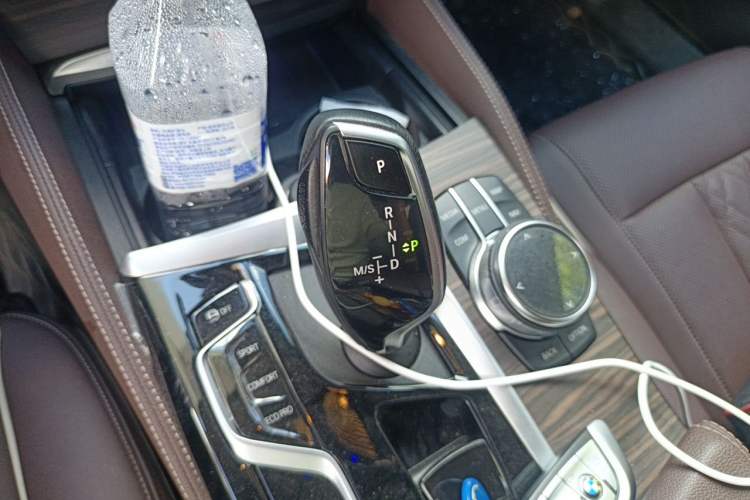 Used BMW 5 Series 2023 530Li Leading Edition Luxury Package Gear Lever