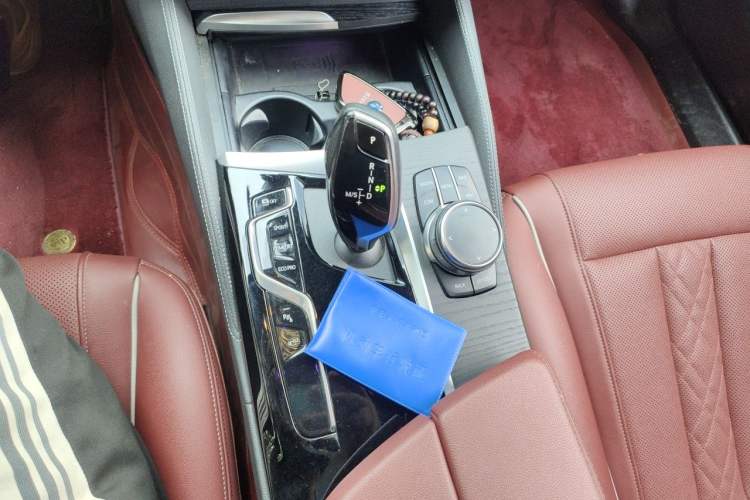 Used BMW 5 Series 2023 530Li Leading Model M Sport Package Gear Lever