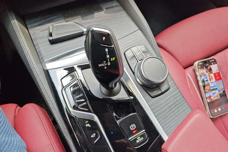 Used BMW 5 Series 2023 530Li Luxury Edition M Sport Package Gear Lever